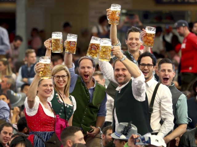 OKTOBERFEST EN BLUMENAU